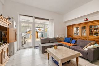 Gelegen te Moorsel: Graag bieden wij u dit gezellige appartement aan op de gelijkvloerse verdieping van een kleinschalig gebouw. Het appartement...