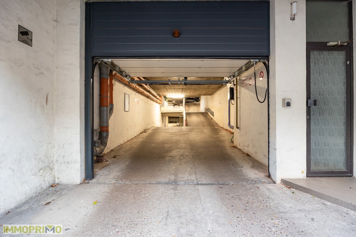 Opbrengsteigendom - vierde verdieping van een parkeergebouw te Borgerhout. - foto 4