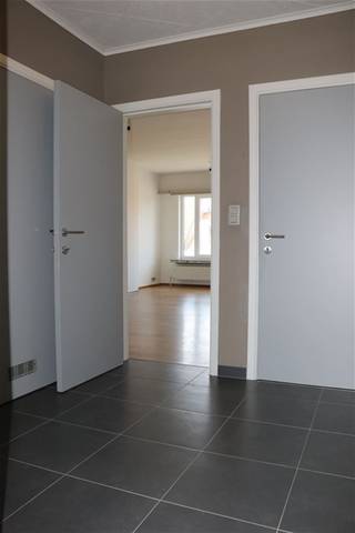 RECENT GERENOVEERD EN GOED ONDERHOUDEN APPARTEMENT MET 2 SLAAPKAMERS EN TERRAS1ste verdieping - ligging in een kleinschalige residentie nabij centrum...