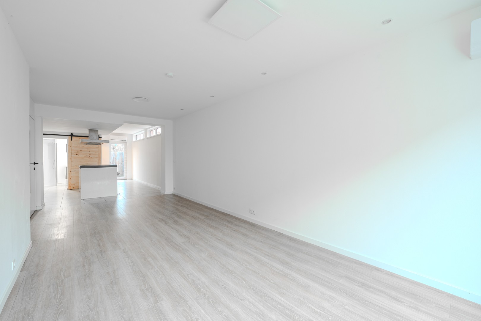 ALLEENSTAANDE ENERGIEZUINIGE WONING MET 2 SLPKS (3 MOGELIJK!) EN ZONGERICHTE TUIN EN TERRAS - foto 4