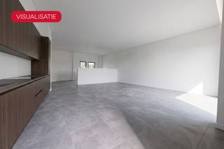 Deze bijzondere loftwoning bevindt zich op een nieuwe bedrijfssite en geniet van een mooi open uitzicht over de velden. De woning is discreet gelegen in de site wordt volledig instapklaar afgewerkt en biedt alle hedendaags wooncomfort met aandacht voor energiezuinigheid. Dankzij het E-peil van 18, de warmtepomp, zonnepanelen en het ventilatiesysteem bent u verzekerd van een comfortabele en duurzame woning.<br />De benedenverdieping is ingericht als volgt: inkomhall, gezellige open leefruimte met geïnstalleerde keuken; je ervaart een instant aangenaam gevoel van ruimte en natuurlijke lichtinval. Aansluitend bevindt zich een onderhoudsvriendelijke tuin met open zicht. Op de bovenverdieping bevinden zich de nachthal, drie volwaardige slaapkamers en een stijlvolle badkamer.<br />Met een grote bewoonbare oppervlakte van ca. 192 m² biedt deze woning een sublieme verhouding prijs/kwaliteit. Bovendien is één parkeerplaats inbegrepen in de prijs en bestaat de mogelijkheid om een tweede parkeerplaats aan te kopen voor € 2.500, exclusief kosten. Deze unieke woning is de ideale keuze voor wie op zoek is naar een moderne, lichtrijke en energiezuinige woonst met een bijzondere ligging. Voor meer informatie, contacteer Sebastien op het nummer 0477 09 09 09. <br />