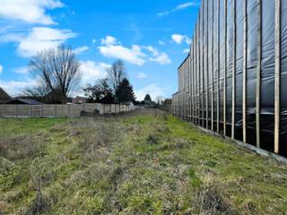 Bent u op zoek naar een rustig en landelijk gelegen bouwgrond met een uitstekende bereikbaarheid?Realiseer uw bouwplannen in een kindvriendelijke...