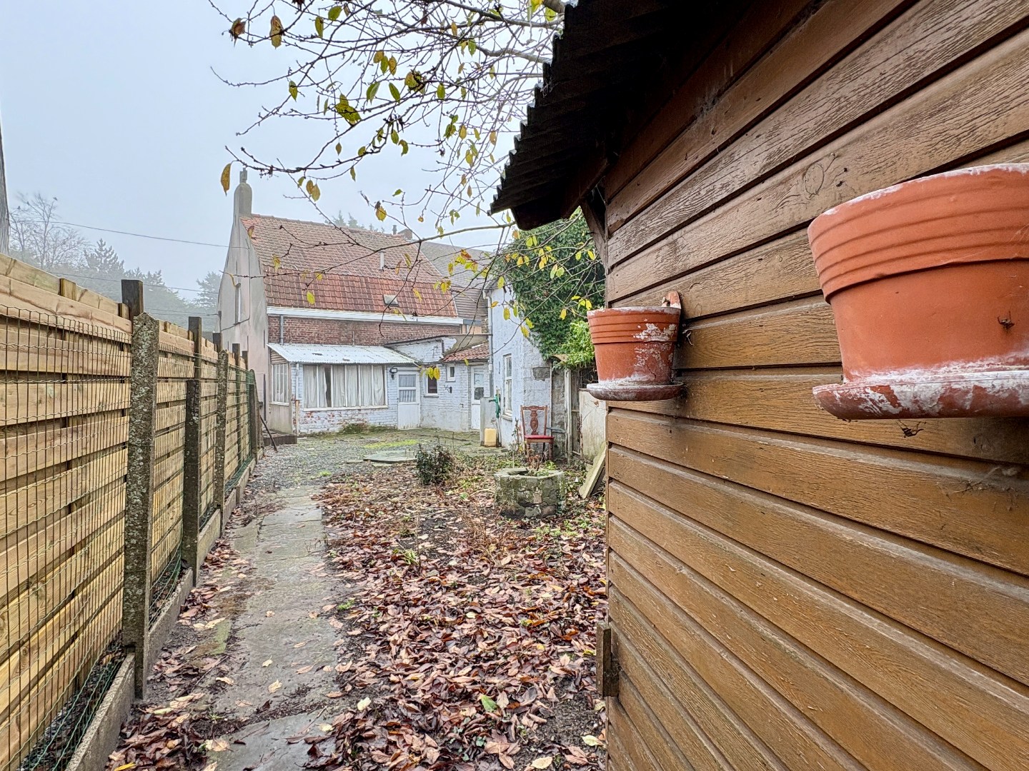 Renovatieproject op 767 m², met garage en uitweg. - foto 1