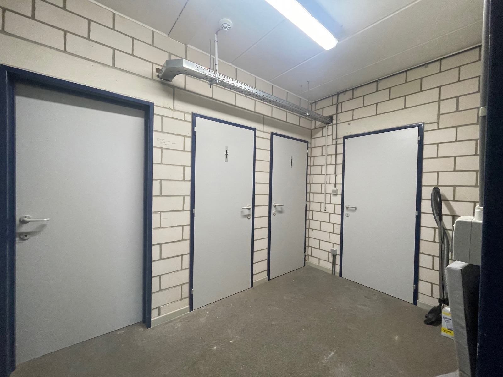 Commercial à louer à Beerse - photo 4