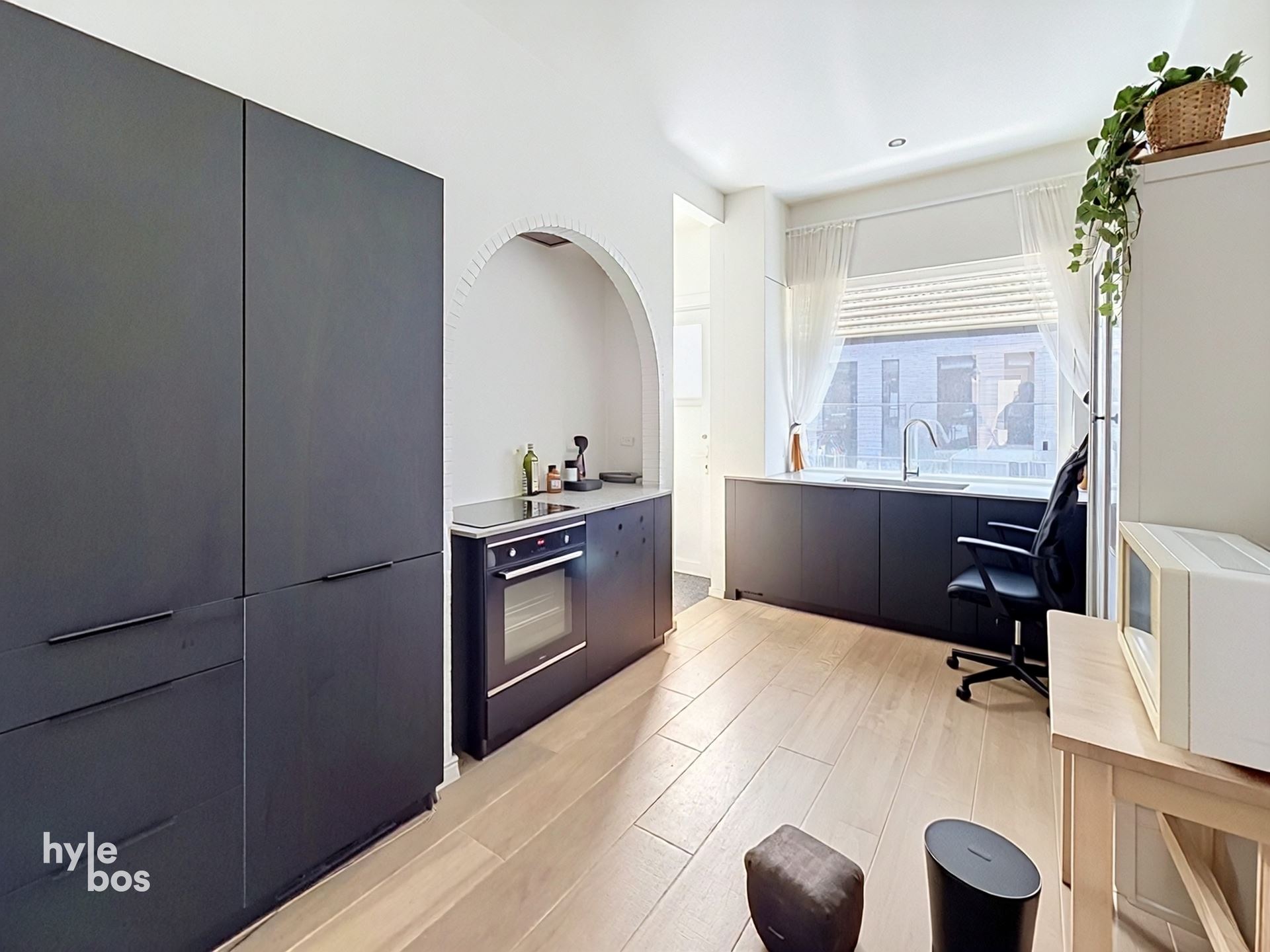 Centraal gelegen, instapklare stadswoning met 2 slaapkamers - foto 3