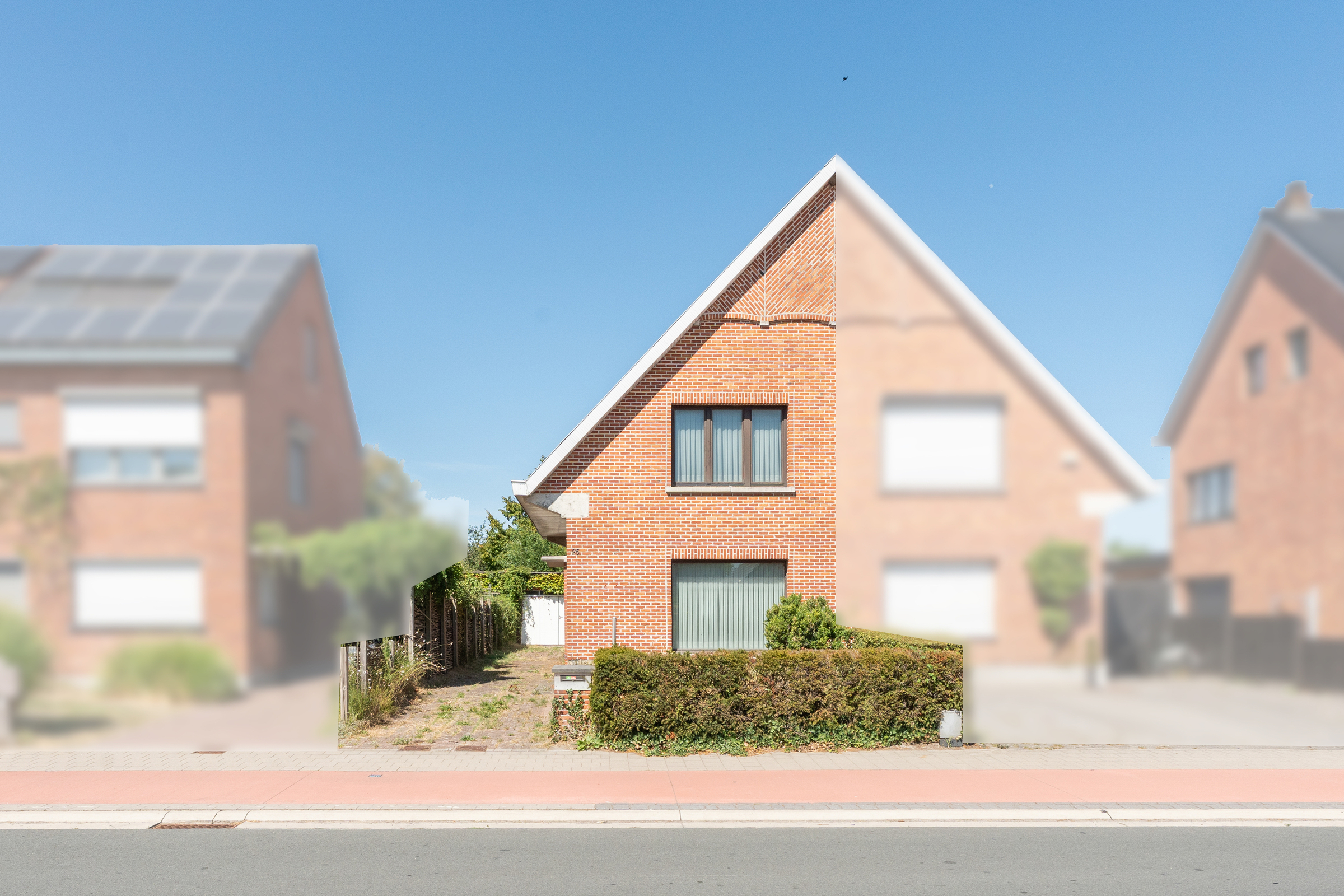 Halfopen bebouwing met ruime tuin en 3 slaapkamers - foto 1