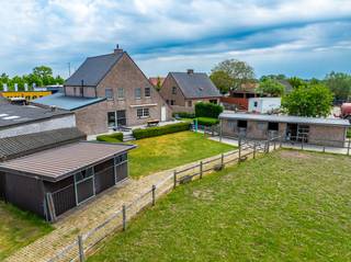 Op een strategische locatie langs de Roeselarebaan in Lichtervelde, nabij het centrum en de E403, bevindt zich deze energiezuinige (A-label)...
