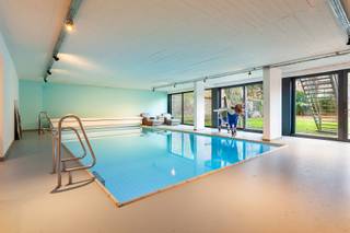 Dit exclusief villa-appartement, gelegen in een rustige en residentiële buurt nabij Brouwerij De Koninck, het Koning Albert- en...