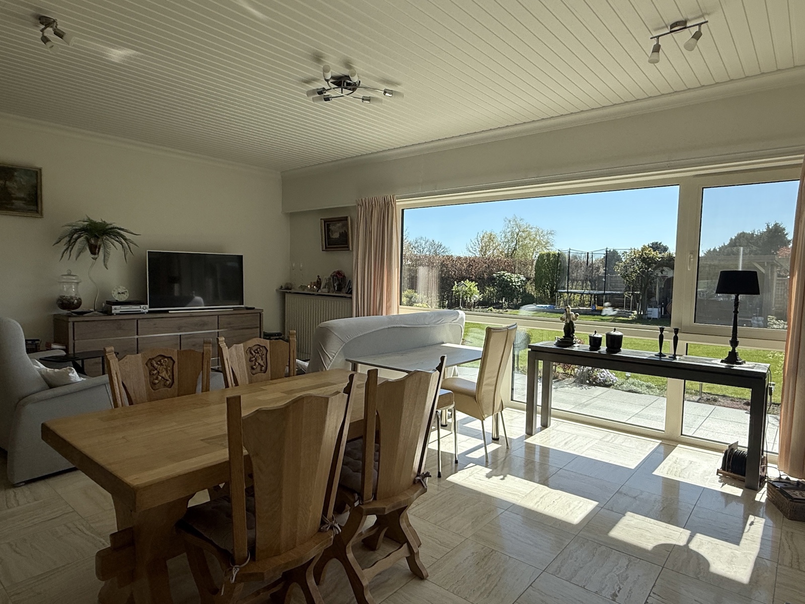 Prachtige gelijkvloerse woning met 4 slpk op 13a 44ca - foto 4