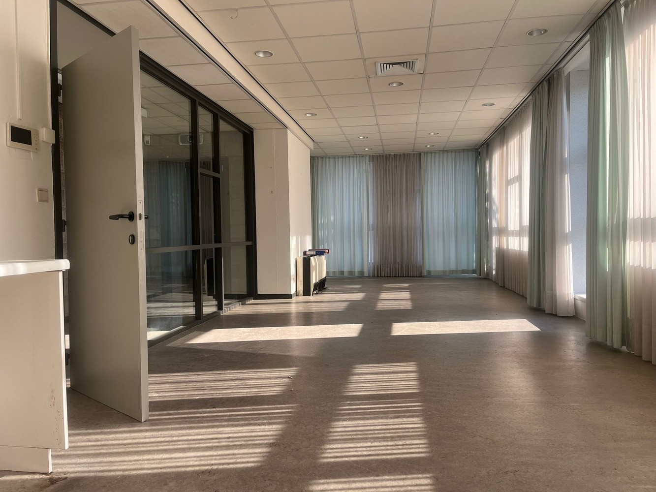 kantoorruimte van ca. 300 m² op de verdieping – Centrum Mol met sterke zichtbaarheid - foto 3