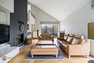 Op een unieke, groene locatie in Schiplaken vlakbij de vaart vind je deze prachtige en tijdloze villa gelegen op een mooi perceel van 1098 m² in...