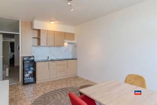 <p><span>HOBOKEN | HOF TER HEIDE | GUNSTIG GELEGEN APPARTEMENT MET EEN SLAAPKAMER EN TERRAS OP DE TWEEDE VERDIEPING</span><span> </span><span>| EPC B | </span></p><p><span>Indeling als volgt: inkomhal - leefruimte met keuken - zuid-terras - apart toilet - slaapkamer - badkamer met douche en lavabo.</span></p><p><span>Het dak en de lift zijn conform de norm. Gemeenschappelijke kosten bedragen 200 EUR (inclusief voorschot verwarming en water)</span></p><p><span>Openbaar vervoer, scholen en winkels zijn op wandelafstand. Zeer goede bereikbaarheid van Antwerpen-centrum en de grote uitvalswegen. </span></p><p><span> </span></p><p><span> </span></p>