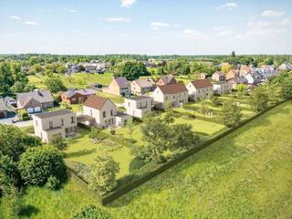 WONING 9: Moderne open bebouwing, met een woonopp. van 148,15 m² + carport is gelegen op een perceel van 8a34ca, met een straatbreedte van 16,75m...