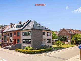 Met plezier stellen wij u deze leuke halfopenbebouwing voor in de Franz Schollaertstraat 1 in Kessel-Lo. Deze woning is gelegen in een rustige...