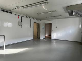 <p>Werk ruimte te huur met mogelijkheid tot opslag en verwerking van voedingswaren. Alle technieken en voorzieningen beschikbaar met ook gebruik van diepvriezer. </p>
<p>Contacteer Simon op het nummer 0498123708 of mail naar simon@vicusvastgoed.be </p>