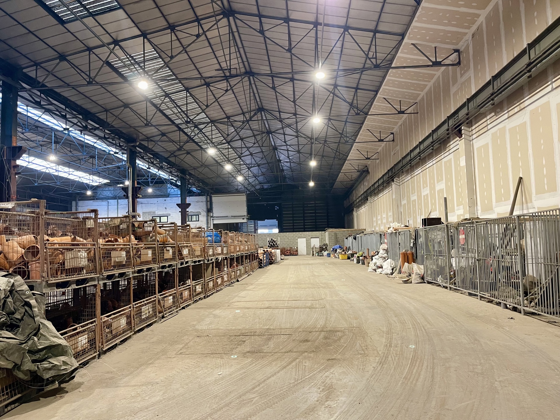 TE KOOP Indrukwekkend industrieel gebouw - foto 3