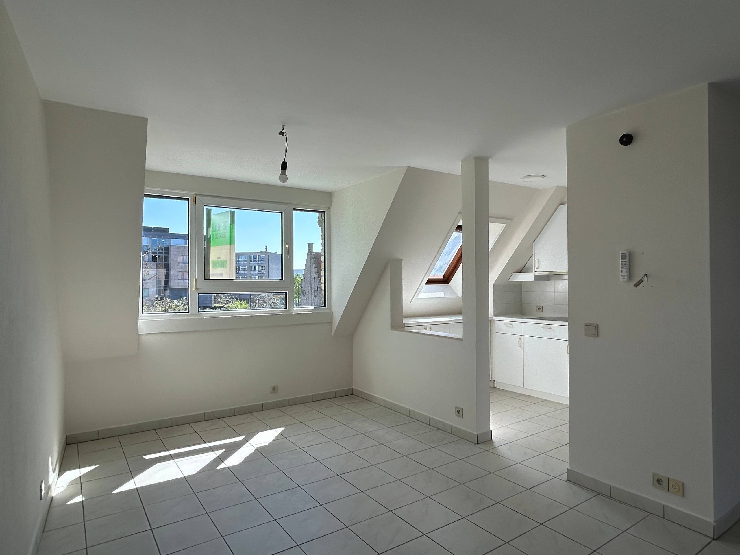 Verrassend ruim appartement met 2 slaapkamers in het centrum van Diksmuide - foto 4