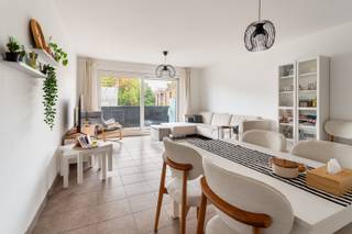 Dit appartement is gelegen in de kindvriendelijke en groene residentiële wijk, op een steenworp van het centrum van Hoboken en de stad Antwerpen...