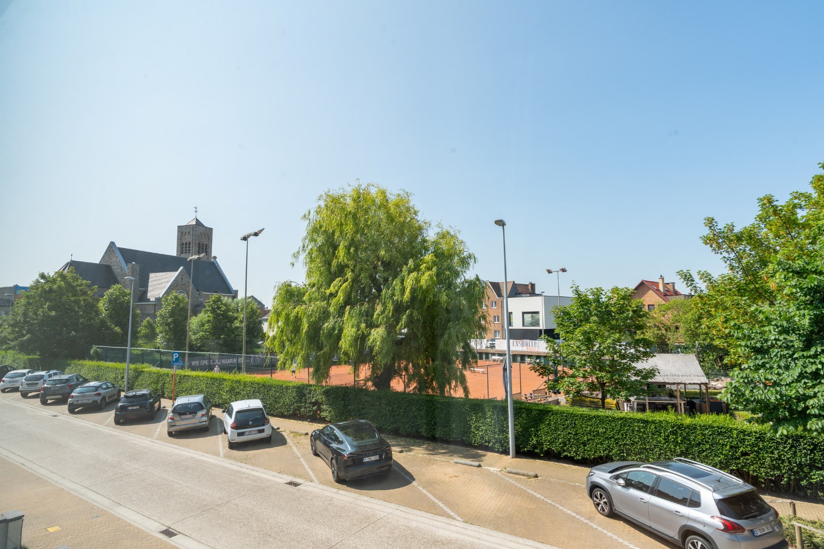 OP TE FRISSEN APPARTEMENT MET 2 SLAAPKAMERS IN MARIAKERKE - foto 3