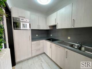 Ruim appartement op de eerste verdieping gelegen op topligging in de Mechelse binnenstad. Groentewinkel, superette, horeca-gelegenheden en...