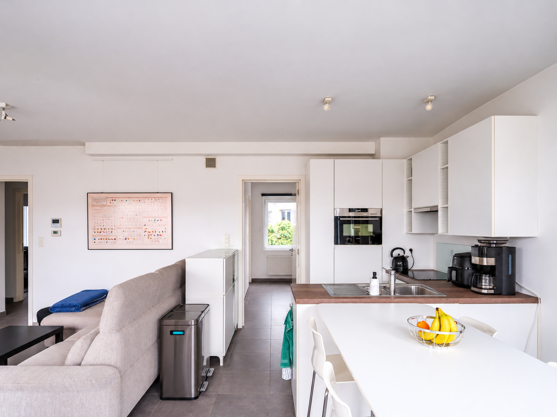 Modern appartement met 2 slaapkamers en terras op toplocatie - foto 4