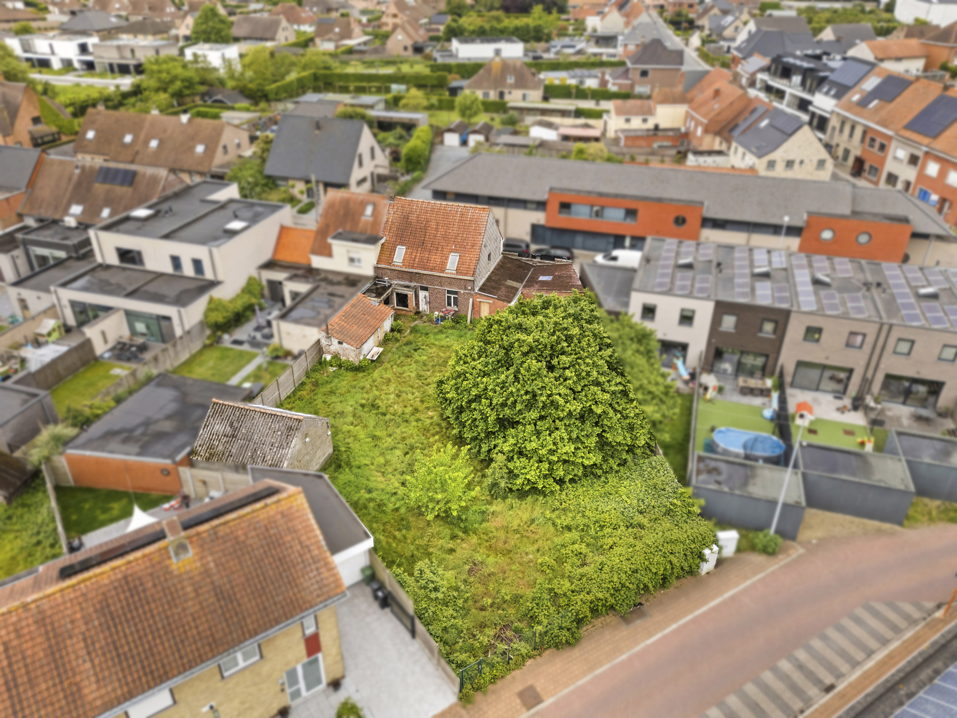 Bouwgrond met mogelijkheid tot verkavelen in het centrum. - foto 2