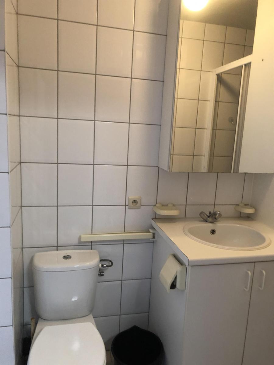 Gemeubelde studio in het centrum van Geel - foto 5