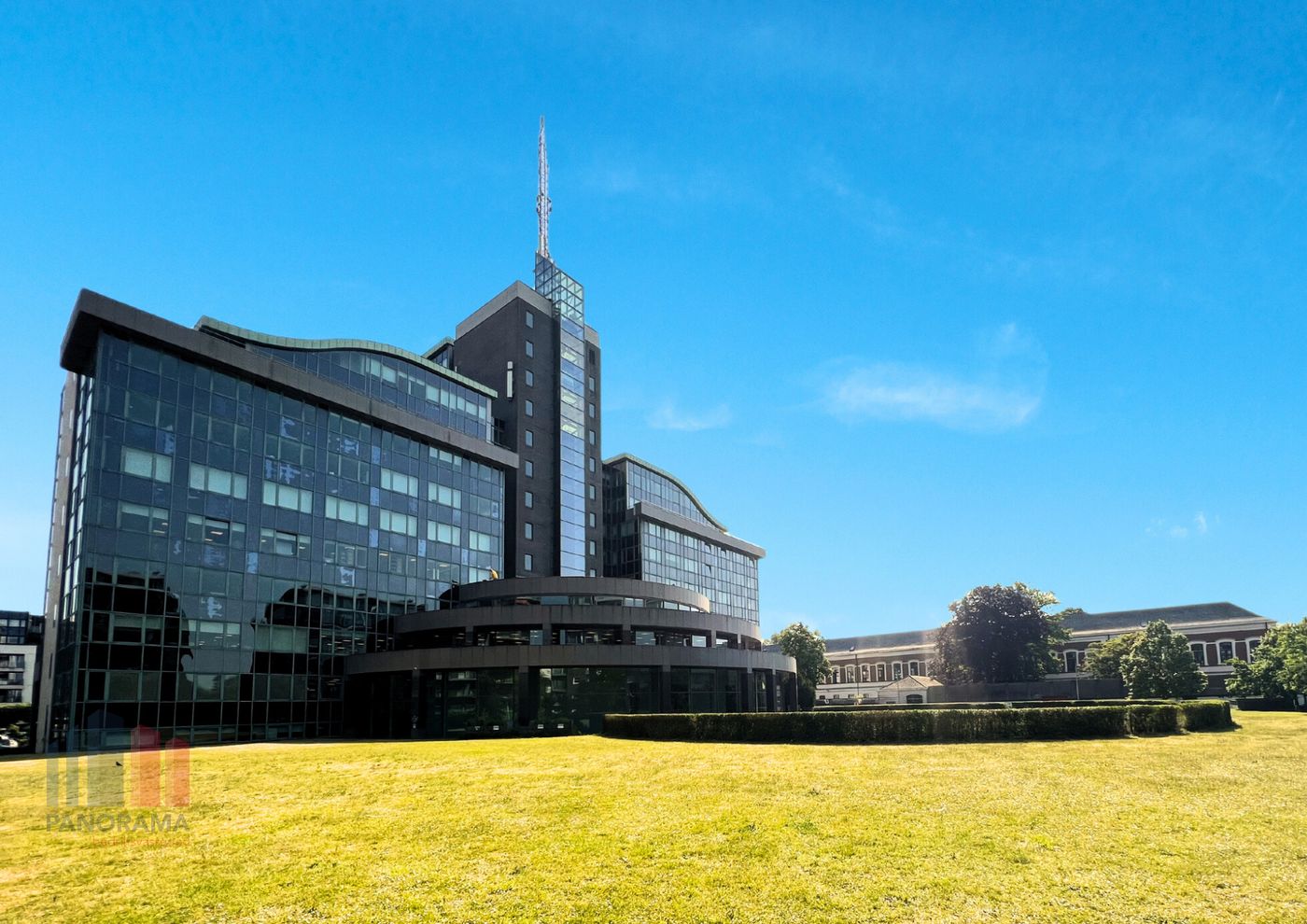 Lichtrijk kantoorruimte van 512 m² langs de Gentse binnenring - foto 1