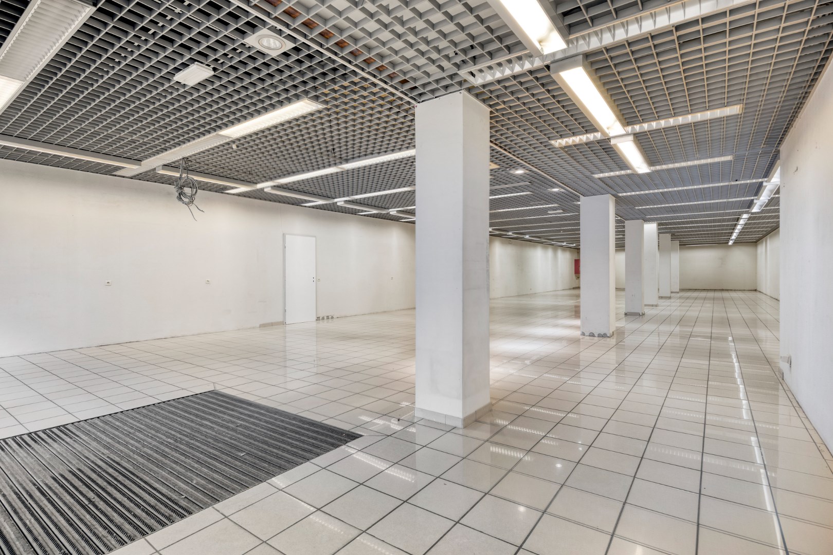 Commercial for sale in Mol - photo 3