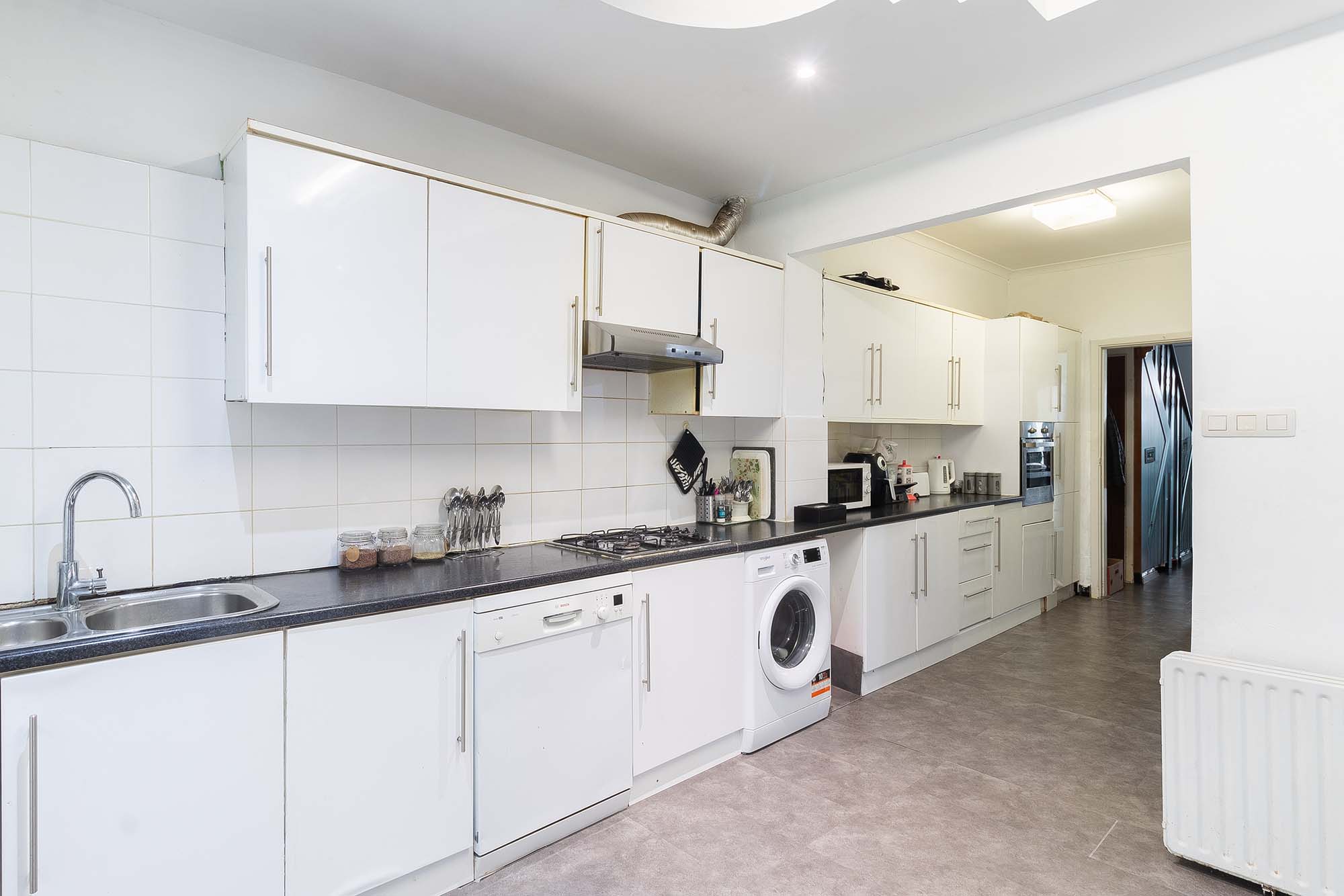 Ruime rijwoning met vijf slaapkamers en tuin - foto 5