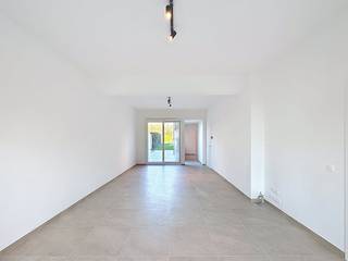 In het hart van Ieper bevindt zich deze energiezuinige en volledig gerenoveerde woning. Dankzij de centrale ligging liggen winkels, horeca en...