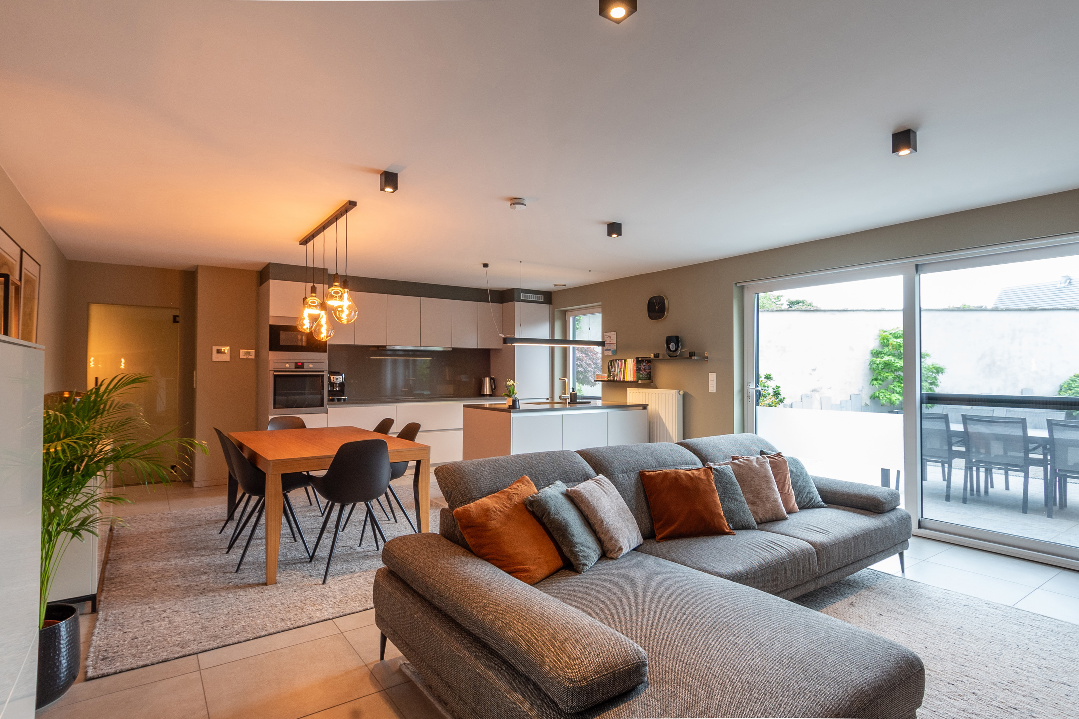 Prachtig GLVLappartement met tuin & 2 autostaanplaatsen - foto 5
