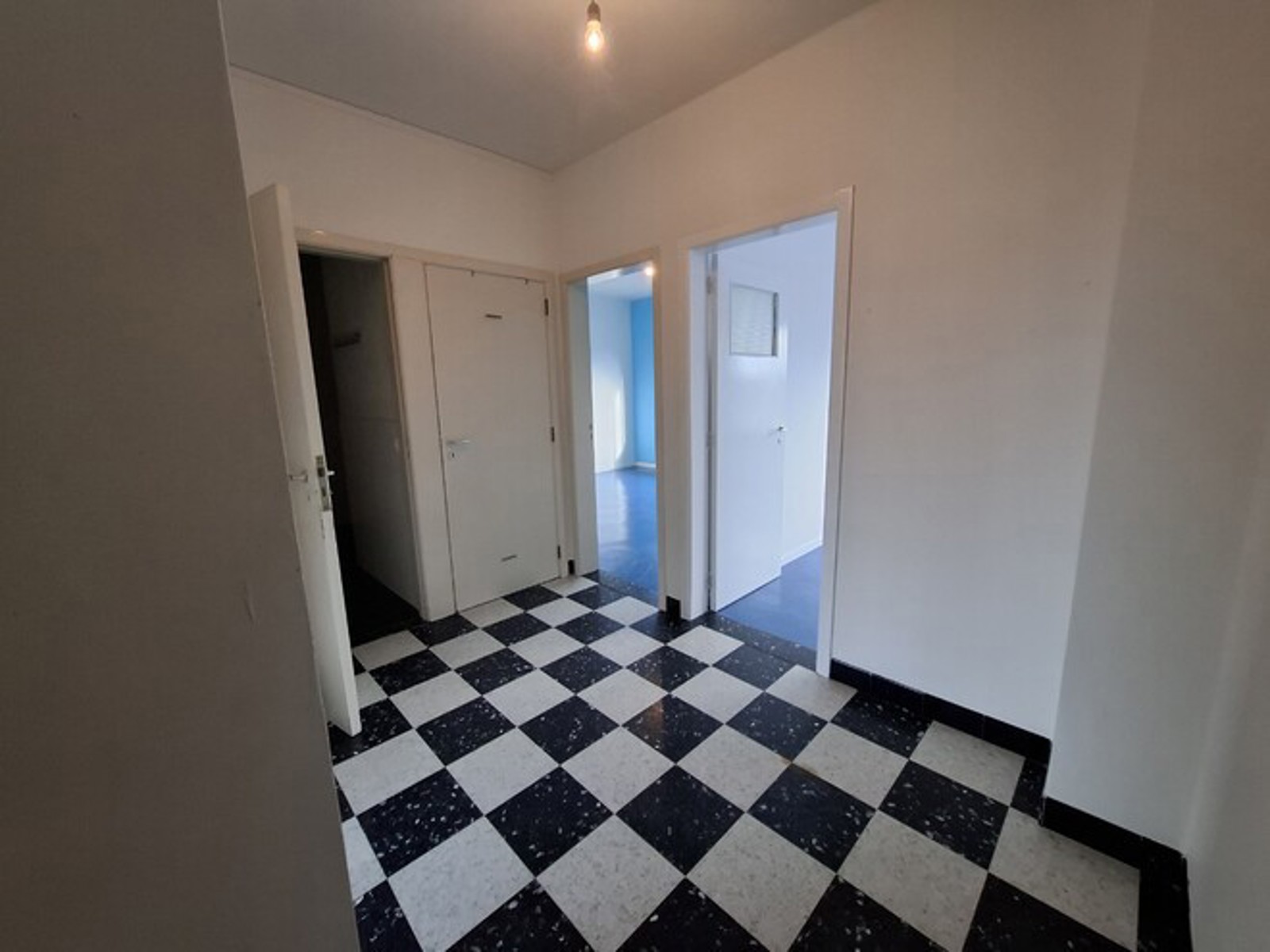 Gelijkvloers Appartement Met Tuin Te Huur! - foto 4