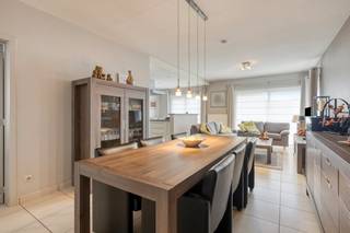 Ontdek dit huis tijdens de Pre-sale dinsdag 21/04 van 17u tot 18u30, maak nu jouw afspraak!Dit instapklare huis is gelegen op een gunstige...