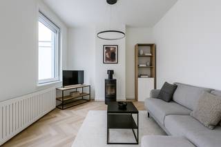 Geheel te renoveren woning met groot potentieel in MaldegemOp zoek naar een woning met tal van mogelijkheden? Deze halfopen bebouwing in Maldegem...