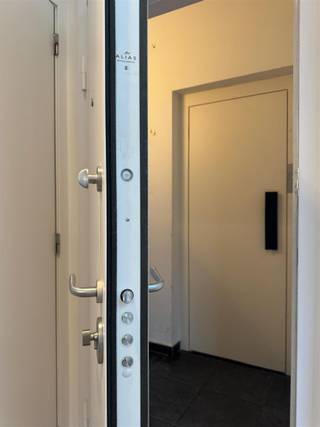 Op een absolute topligging in de Nationalestraat, vlak bij de Groenplaats, bevindt zich dit charmante en volledig gemeubelde...