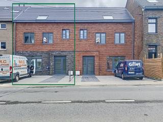 Plan je afspraak via www.living-stone.beDeze woning omvat op het gelijkvloers een inkomhal met toilet, een ruime woonkamer met een volledig...