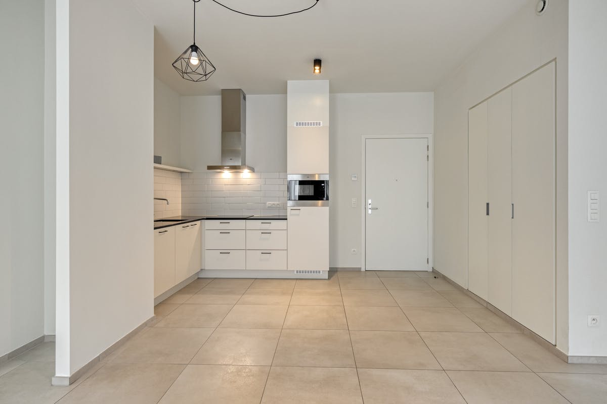 Assistentiewoning met 2 slaapkamers te koop in centrum Kortrijk! - foto 4