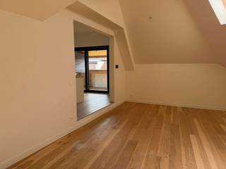 Volledig vernieuwd appartement op de 1ste verdieping.
Het appartement beschikt over een ruime woonkamer, geïnstalleerde keuken, terras, badkamer en 2 slaapkamers.
Maandelijkse kosten: €20
Huurwaarborg: €2.700
Meer info of interesse? Gelieve te mailen naar info@bregotrust.be