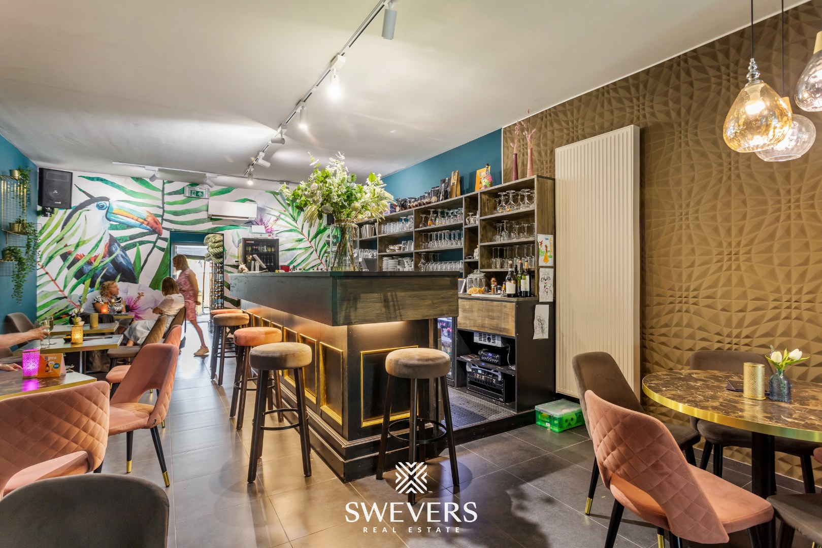 Investeringspand met huurder handelsruimte in hartje Tessenderlo, 97m², plus terras, tuinzone en parkeerplaats. - foto 3