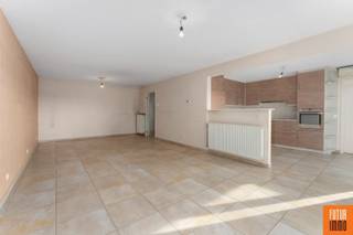 TOPPER!Dit leuke maar bovenal lichtrijke 2-slpk appartement van 109m² vinden we op de tweede verdieping in Residentie Oriënt, een rustig gebouw...
