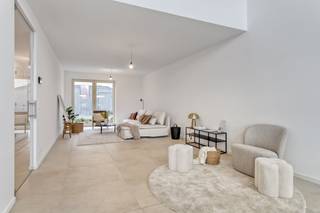 COME TO OUR NEW CONSTRUCTION WEEKEND OPEN DOOR MOMENT: Sunday 18:10 from 10 a.m. to 11 a.m. This spacious new-build, duplex apartment with a terrace of 20 m² is perfectly located: green environment but close and within walking distance of the city, shops, schools, roads. Surrounded by nature at the same time, perfect for relaxing by walking along the Scheldt or through nature. From your apartment, you have direct access to your private jetty and you can enjoy your terrace. Layout: entrance, open, fully equipped kitchen with annex practical storage, pleasant living space, bedroom 1, bathroom 1, nighthall, loft, office, 3 storage rooms, bedroom 2 with dressing room, bathroom 2. Due to its location on the banks of the Schelde, the single-storey duplex apartments have access to a private jetty and the higher apartments offer a breathtaking view of the water. Basement storage and parking space available. Advantages: - BEN label- perfect location- apartment is fully painted- ready to move in Contact us for more info at oudenaarde@dewaele.com or 055/20 80 20