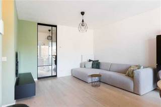 Gezellig en lichtrijk 2 slaapkamer appartement met terras)Een prachtig 2-slaapkamer appartement welke recent gerenoveerd is eind 2022 met een...