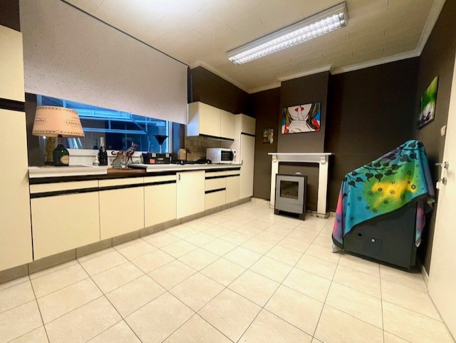 Instapklaar handelspand met woonst en garage - foto 5