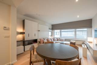 Res. Palace. Appartement magnifiquement rénové situé dans la résidence Palace, très bien située entre Kustlaan et Zeedijk, près de la...