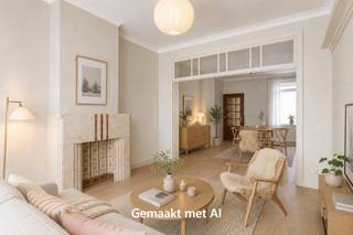 Te koop in Ronse. <br />
<p>In de Ninovestraat 137 te Ronse vinden we deze verrassend ruime woning met tal van mogelijkheden.</p>
<p>Op het <strong>gelijkvloers</strong> kom je binnen via de inkomhal, die toegang geeft tot een gezellige <strong>zithoek en woonkamer</strong>. Aansluitend bevinden zich de <strong>eetkamer</strong> en de <strong>keuken</strong>, samen goed voor een praktische en aangename leefruimte.</p>
<p>De <strong>eerste verdieping</strong> telt maar liefst <strong>vier volwaardige slaapkamers</strong> en een <strong>badkamer</strong>. Via de trap bereik je de <strong>zolder</strong>, waar nog een extra ruimte kan worden ingericht, bijvoorbeeld als extra slaapkamer, hobbyruimte of bureau.</p>
<p>Een absolute troef van deze eigendom is het <strong>riante magazijn van 133 m²</strong>, ideaal voor zelfstandigen, opslag, hobby’s of wie nood heeft aan extra werk- of opslagruimte.</p>
<p>Deze woning biedt een mooie combinatie van <strong>wooncomfort en functionaliteit</strong>, met veel potentieel voor wie ruimte zoekt, zowel privé als professioneel.<br /><br />De woning beschikt over een <strong>droge kelder</strong>, ideaal als extra bergruimte.<br /><br />Voor meer informatie of een bezoek contacteer Laura 0468 15 14 41 - laura.r@cornelis-goeman.be</p>
