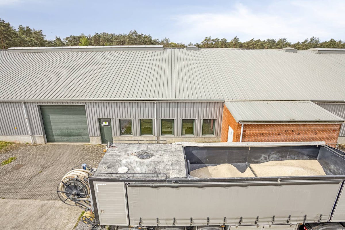 Magazijn van 565 m² te koop in Hechtel-Eksel - foto 2