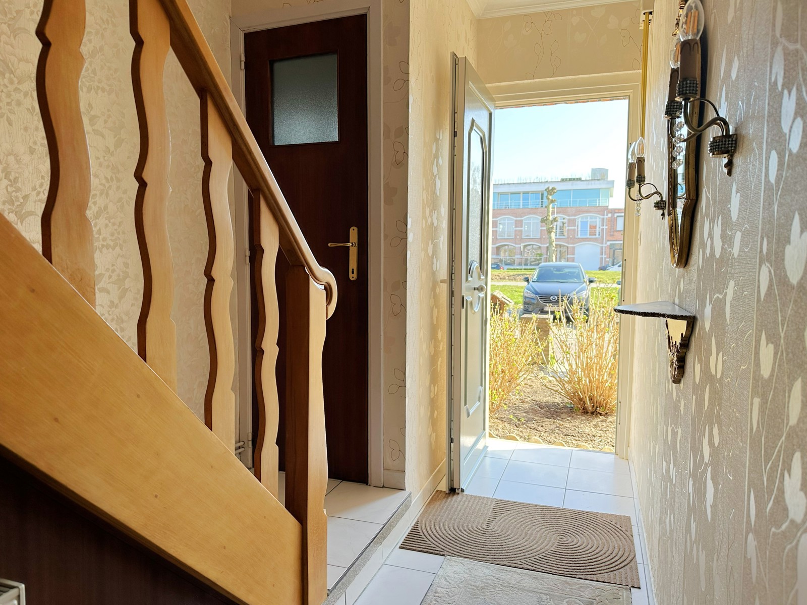 Verzorgde woning op toplocatie aan het kanaal in Schoten! - foto 5