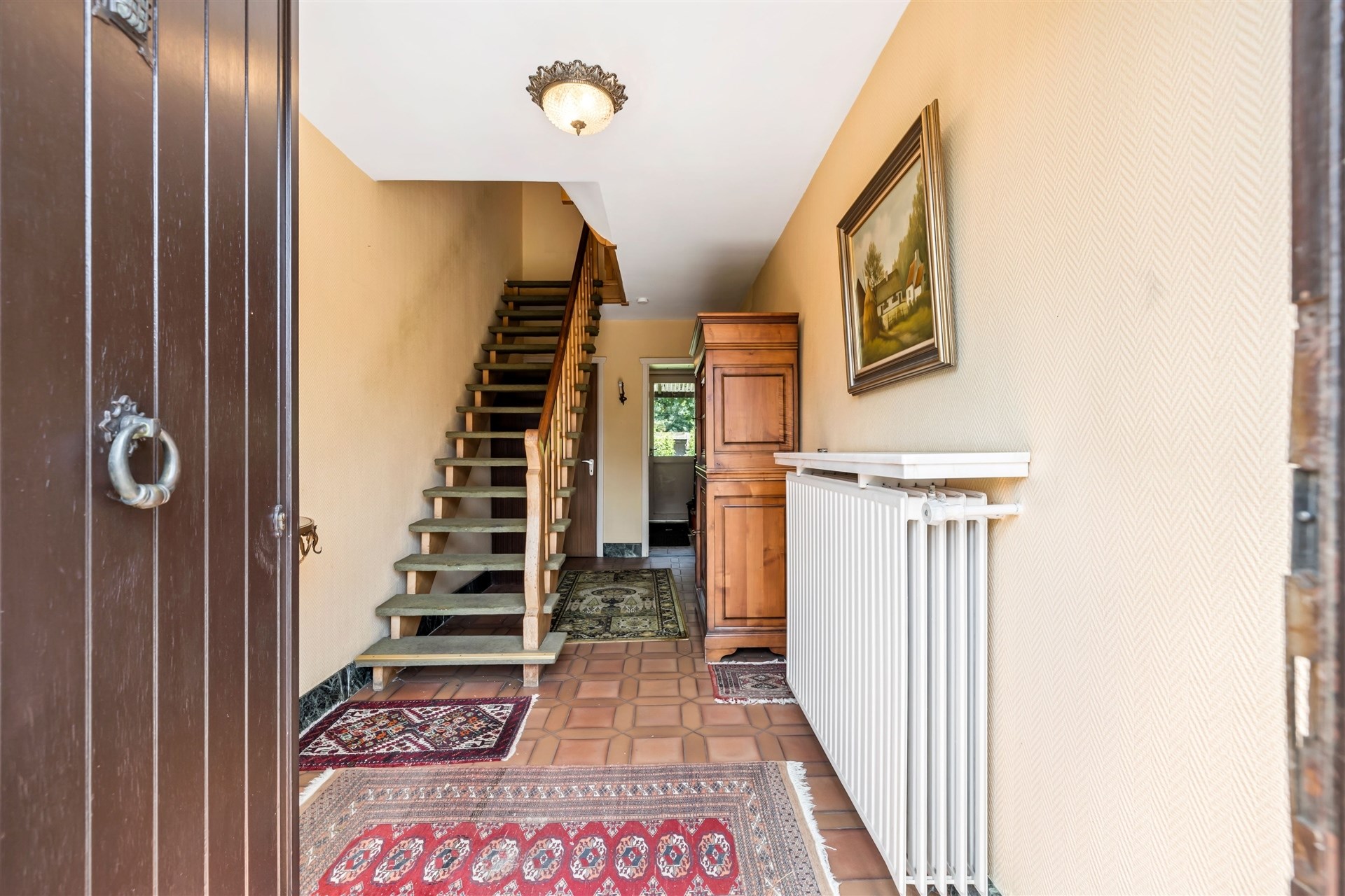Uitstekend gelegen bel-étagewoning met 3 slaapkamers en garage - foto 2