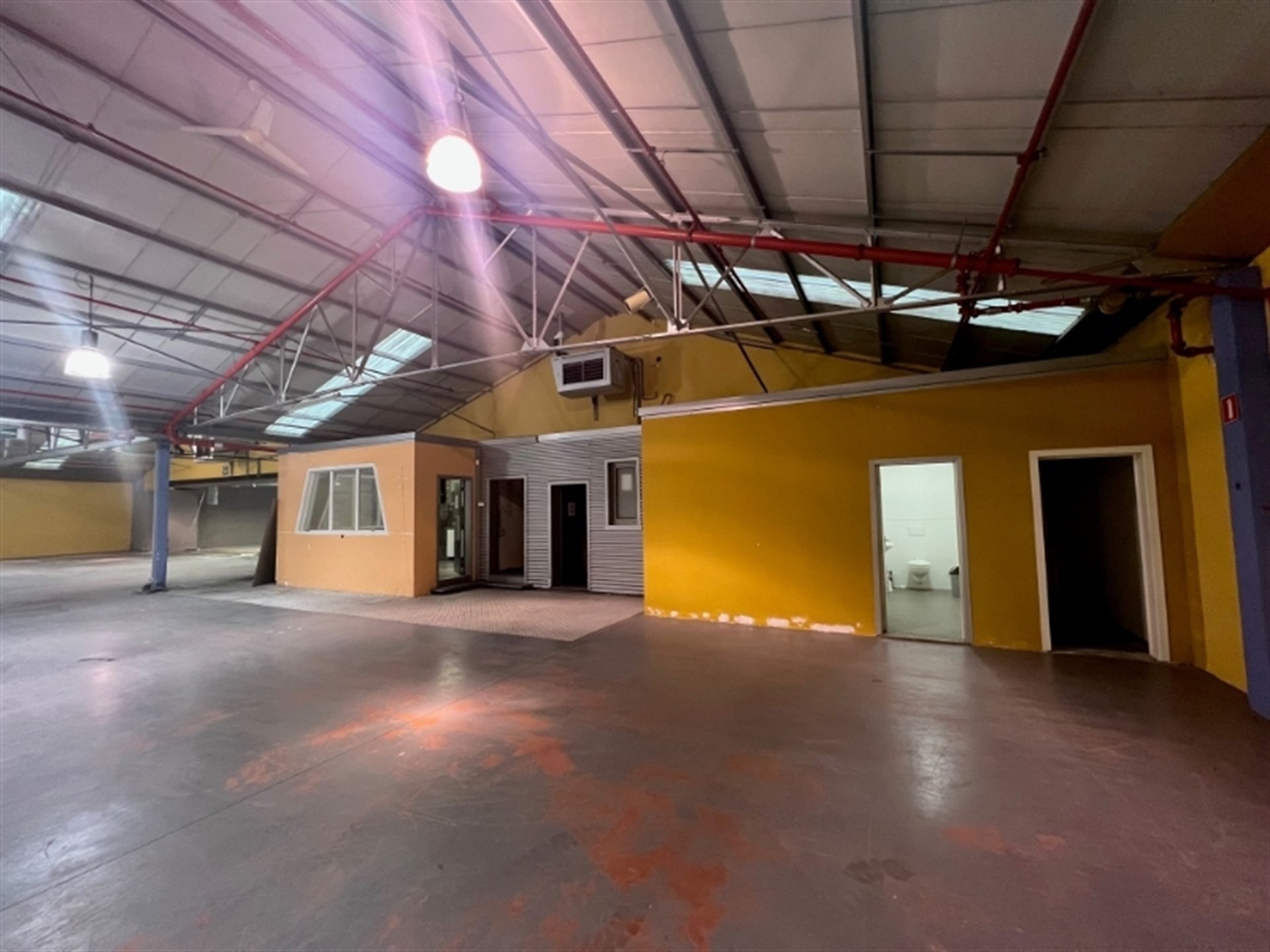 Commercial à louer à Ninove - photo 4